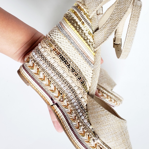 Justfab Kasabi Striped Wedge
Sz. 5.5 - Picture 11 of 13